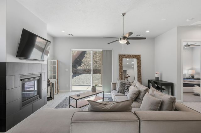 1706 Tesoro Loop NW, Los Lunas, NM 87031