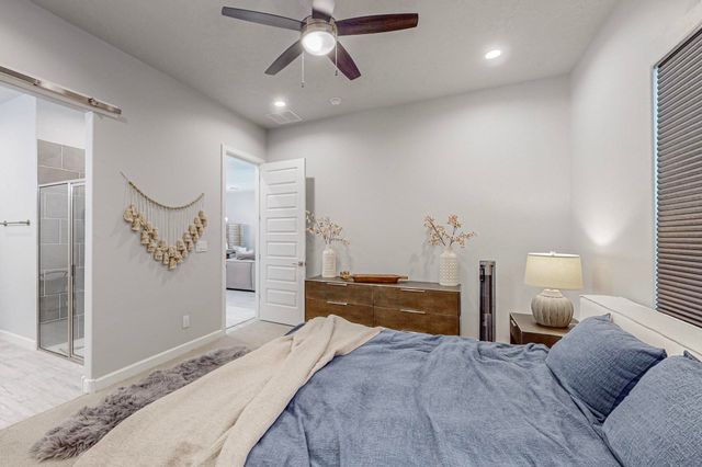 1706 Tesoro Loop NW, Los Lunas, NM 87031