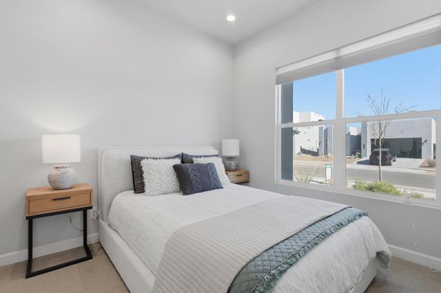 1706 Tesoro Loop NW, Los Lunas, NM 87031