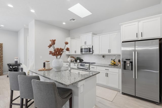 1706 Tesoro Loop NW, Los Lunas, NM 87031