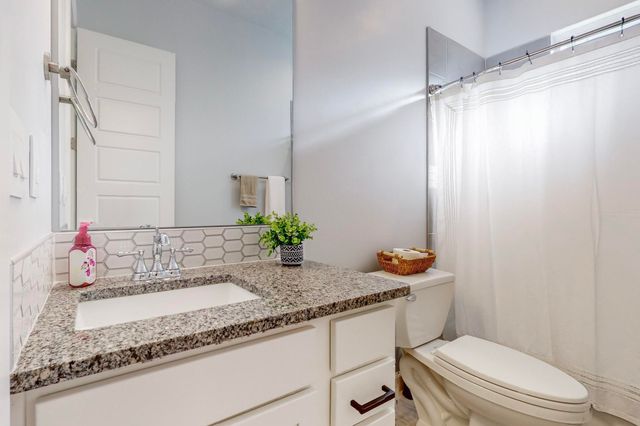 1706 Tesoro Loop NW, Los Lunas, NM 87031