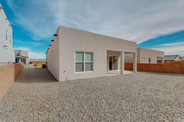 1706 Tesoro Loop NW, Los Lunas, NM 87031