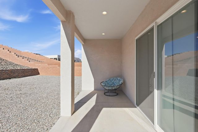 1706 Tesoro Loop NW, Los Lunas, NM 87031