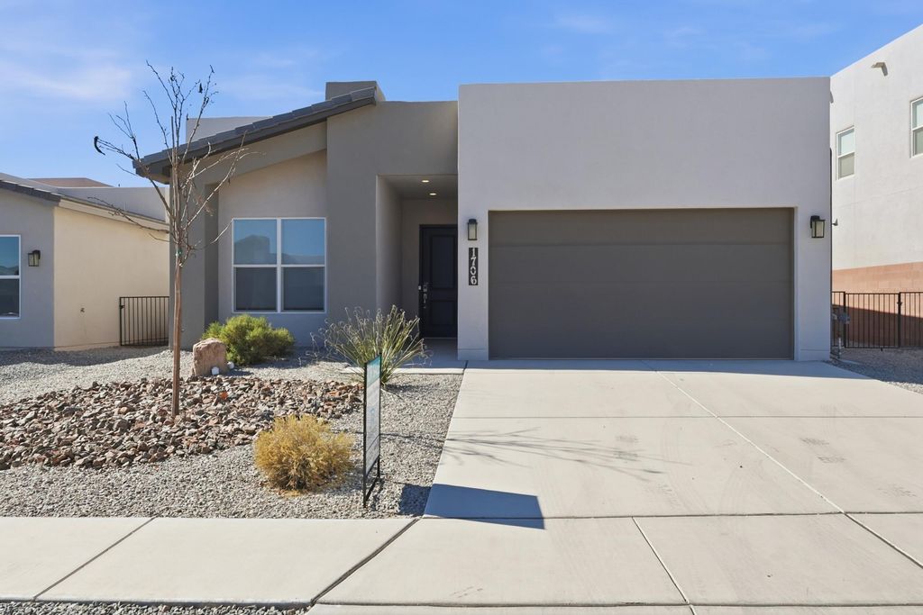 1706 Tesoro Loop NW, Los Lunas, NM 87031