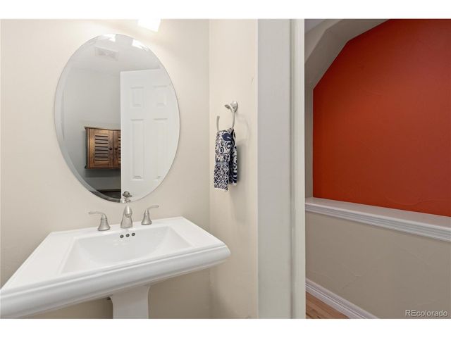 1651 N Franklin St, Denver, CO 80218