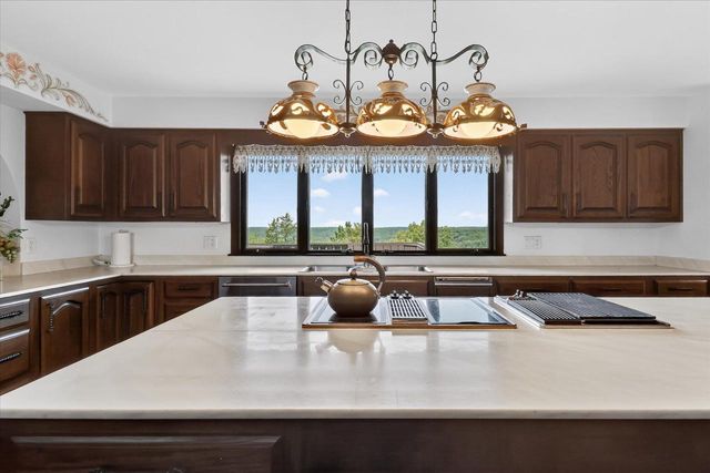 2532 Skyline Drive, Janesville, WI 53548