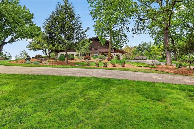 2532 Skyline Drive, Janesville, WI 53548