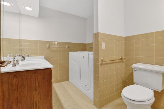 2532 Skyline Drive, Janesville, WI 53548