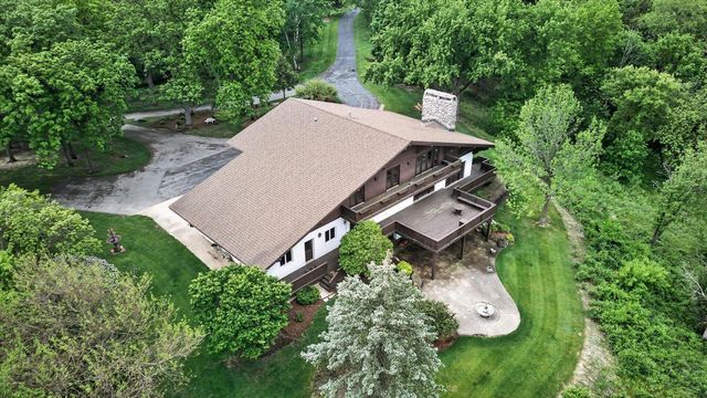 2532 Skyline Drive, Janesville, WI 53548