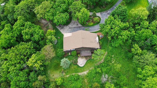 2532 Skyline Drive, Janesville, WI 53548