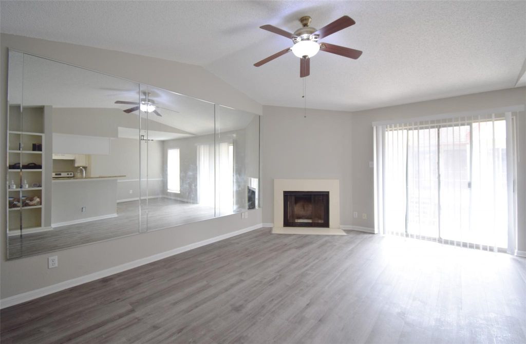 2120 El Paseo Street 3306, Houston, TX 77054