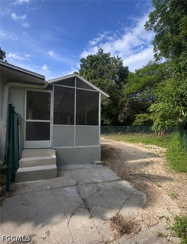 3900 Arnold DR, Fort Myers, FL 33916