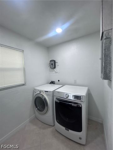 3900 Arnold DR, Fort Myers, FL 33916