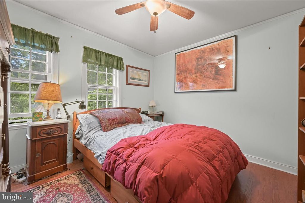 Image 17 of property listing at 301 DALE DR, Silver Spring, MD 20910