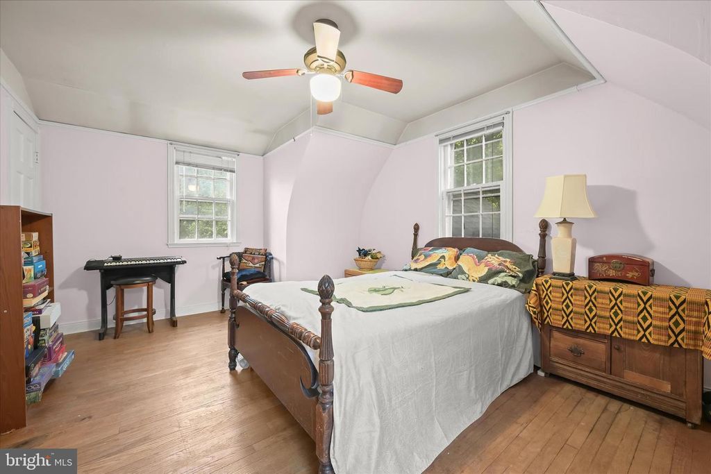 Image 20 of property listing at 301 DALE DR, Silver Spring, MD 20910