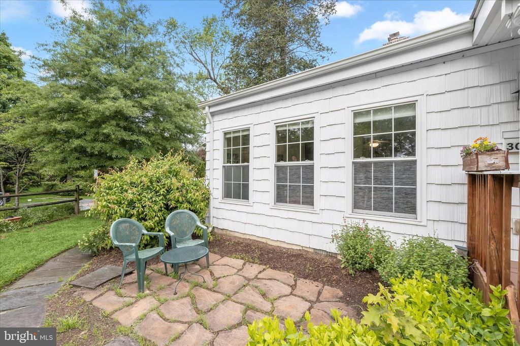 Image 27 of property listing at 301 DALE DR, Silver Spring, MD 20910