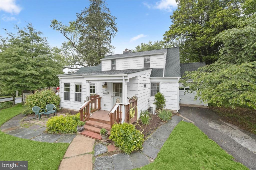 Image 28 of property listing at 301 DALE DR, Silver Spring, MD 20910