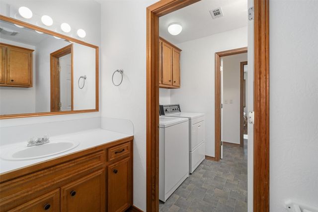 908 West Lane, Crystal Beach, TX 77650