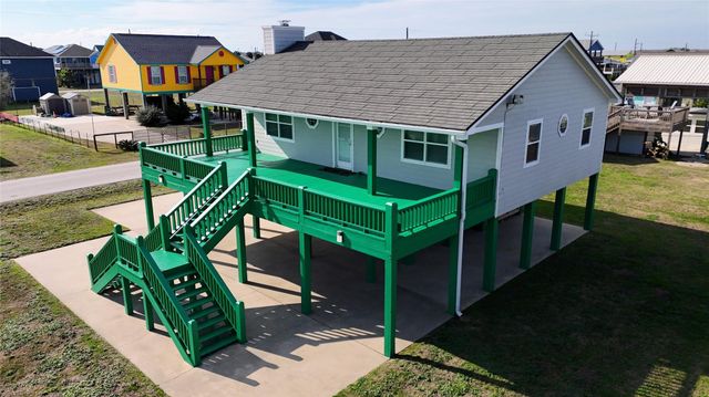 908 West Lane, Crystal Beach, TX 77650