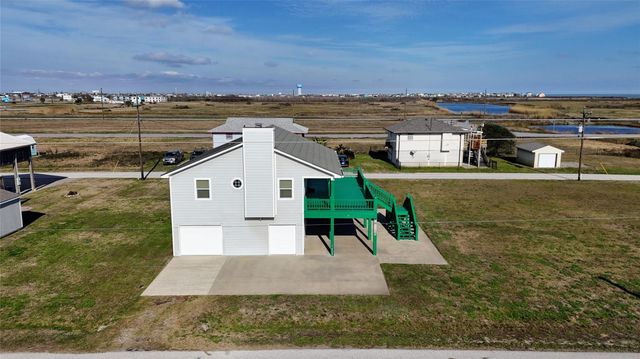 908 West Lane, Crystal Beach, TX 77650