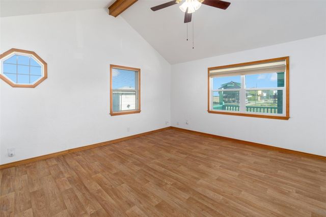 908 West Lane, Crystal Beach, TX 77650