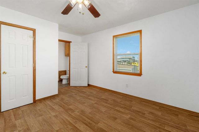 908 West Lane, Crystal Beach, TX 77650