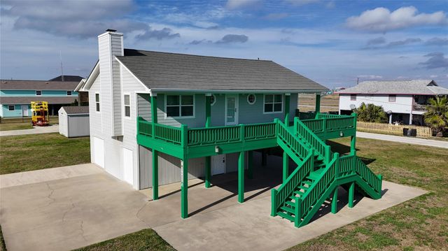 908 West Lane, Crystal Beach, TX 77650
