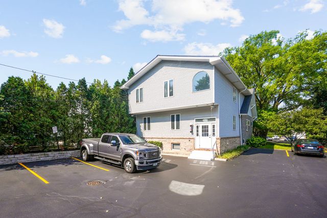 610 N Washington Street 2, Naperville, IL 60563