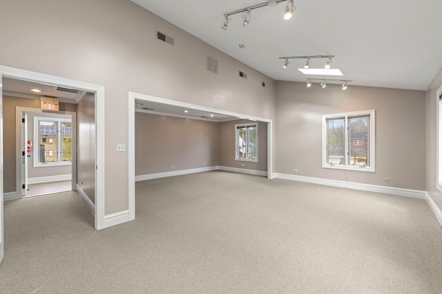 610 N Washington Street 2, Naperville, IL 60563