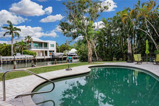 614 NORTON STREET, Longboat Key, FL 34228