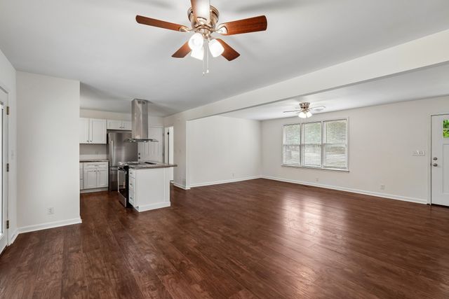 744 Scoutview Rd, Ashland City, TN 37015