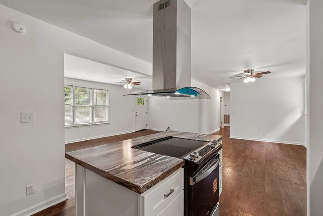 744 Scoutview Rd, Ashland City, TN 37015