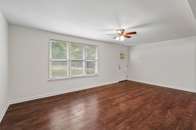 744 Scoutview Rd, Ashland City, TN 37015