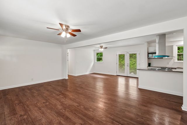 744 Scoutview Rd, Ashland City, TN 37015