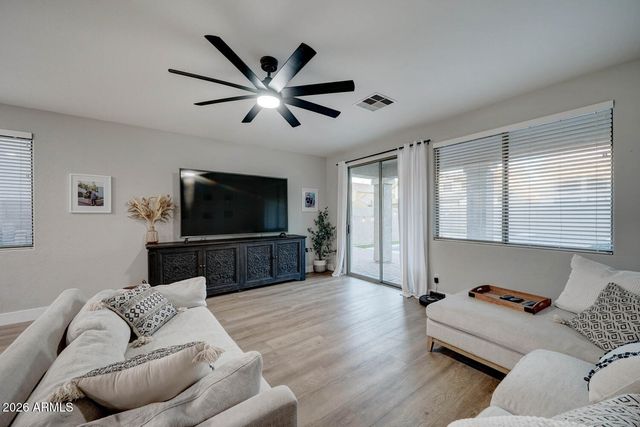 2729 S HANSEN Drive, Gilbert, AZ 85295