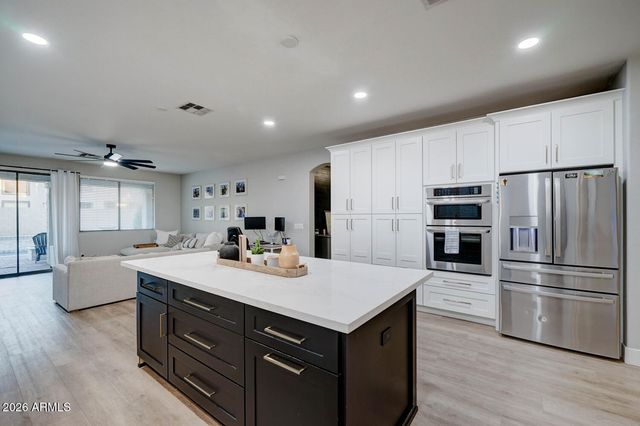 2729 S HANSEN Drive, Gilbert, AZ 85295