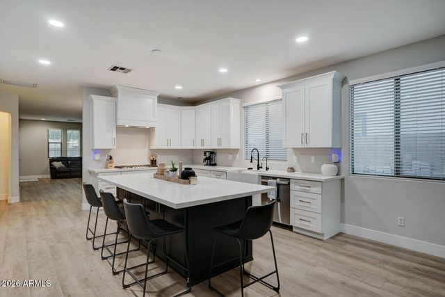 2729 S HANSEN Drive, Gilbert, AZ 85295