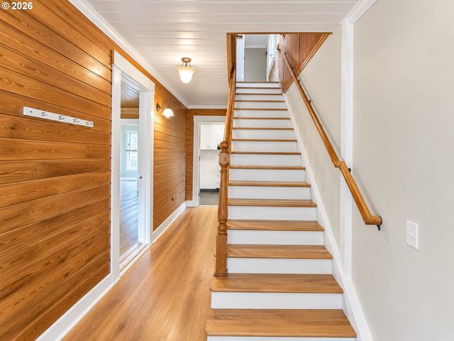 39399 Sw LAURELWOOD Rd, Gaston, OR 97119