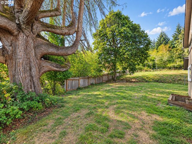 39399 Sw LAURELWOOD Rd, Gaston, OR 97119
