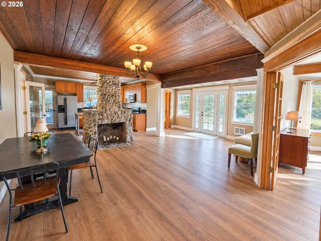 39399 Sw LAURELWOOD Rd, Gaston, OR 97119
