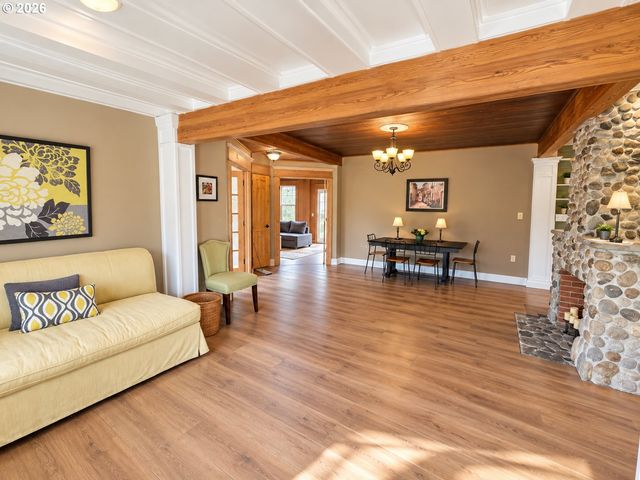 39399 Sw LAURELWOOD Rd, Gaston, OR 97119
