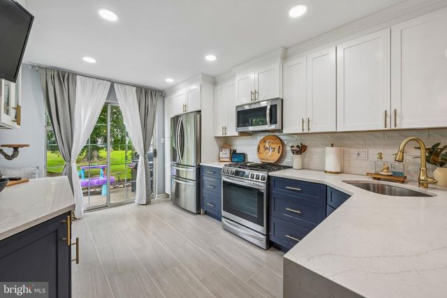 70 LA COSTA DR, Blackwood, NJ 08012