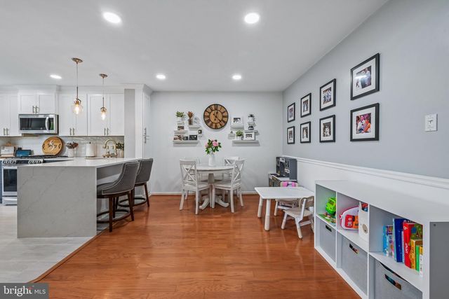 70 LA COSTA DR, Blackwood, NJ 08012