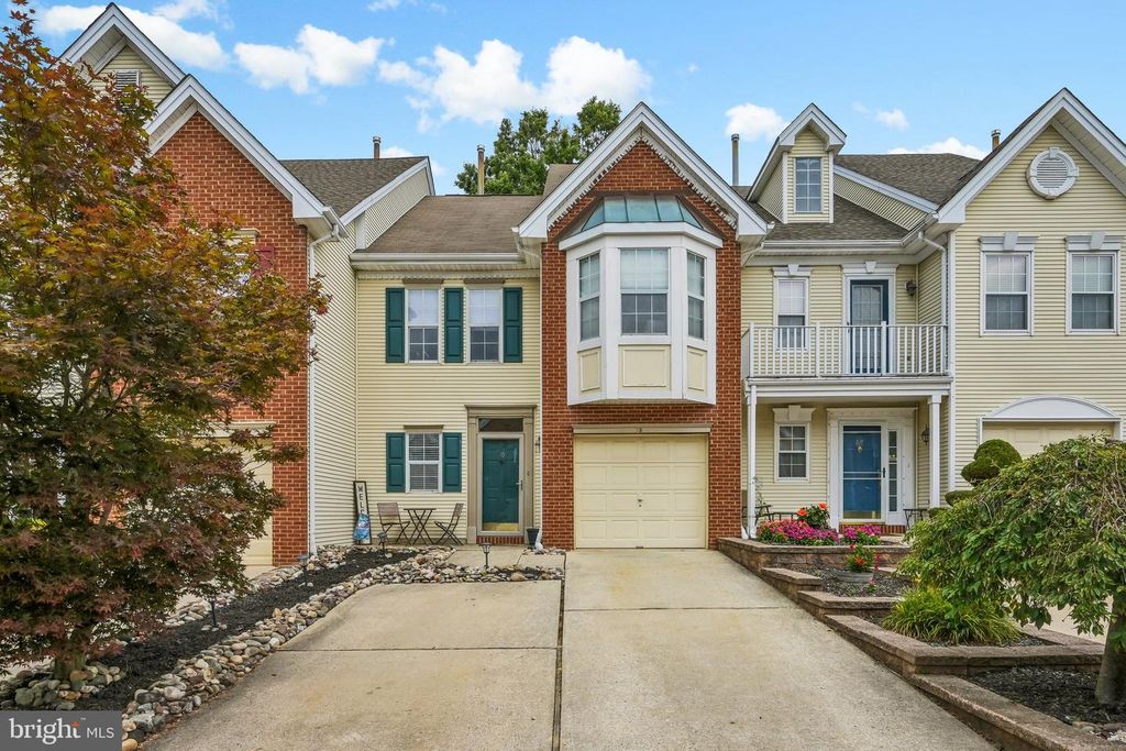 70 LA COSTA DR, Blackwood, NJ 08012