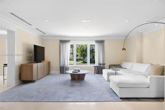 6831 Sunrise Ct, Coral Gables, FL 33133