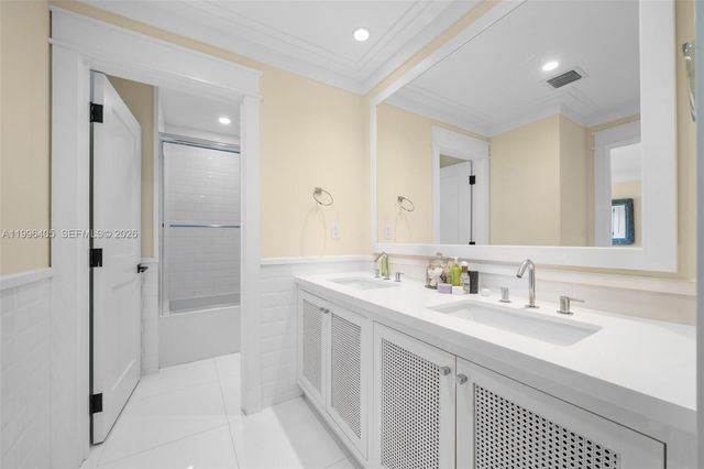 6831 Sunrise Ct, Coral Gables, FL 33133