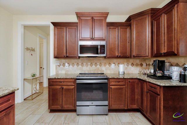 109 Charlotte Drive, Bonaire, GA 31005