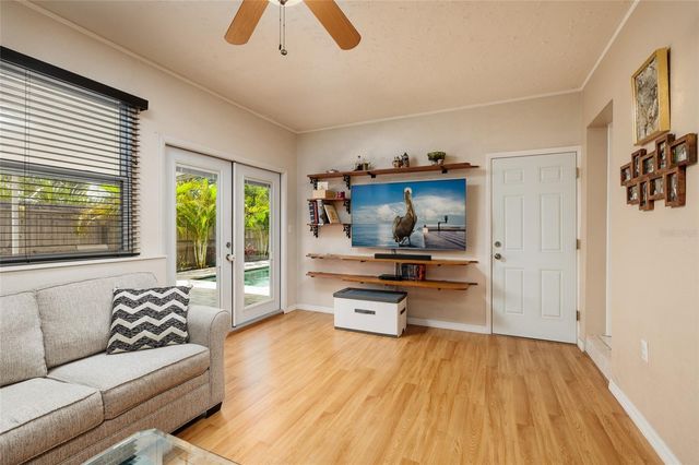 511 74TH AVENUE N, St Petersburg, FL 33702