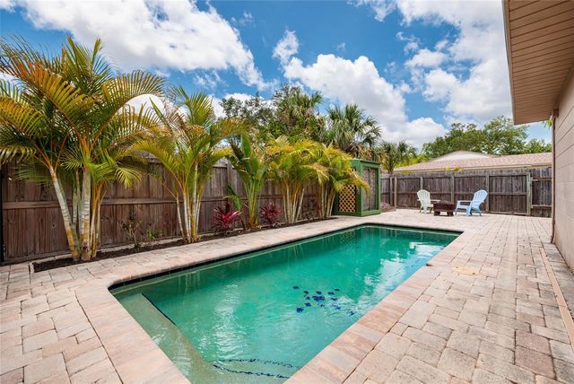 511 74TH AVENUE N, St Petersburg, FL 33702
