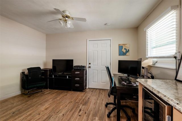 511 74TH AVENUE N, St Petersburg, FL 33702